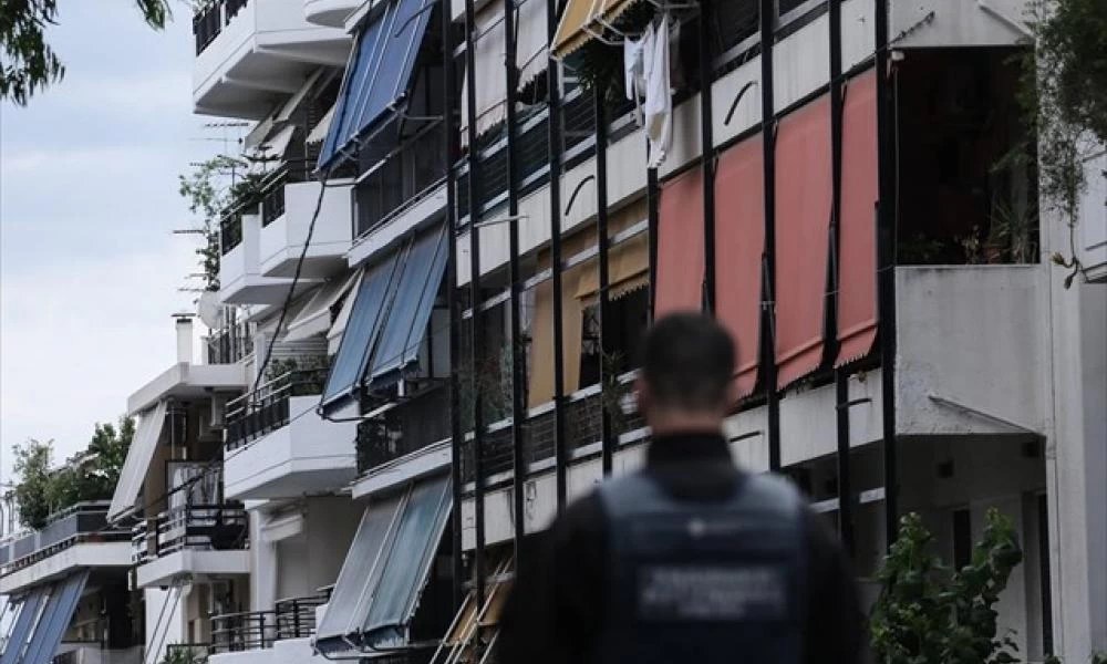Θεσσαλονίκη: Γυναίκα απειλούσε να πέσει από τον έκτο όροφο πολυκατοικίας